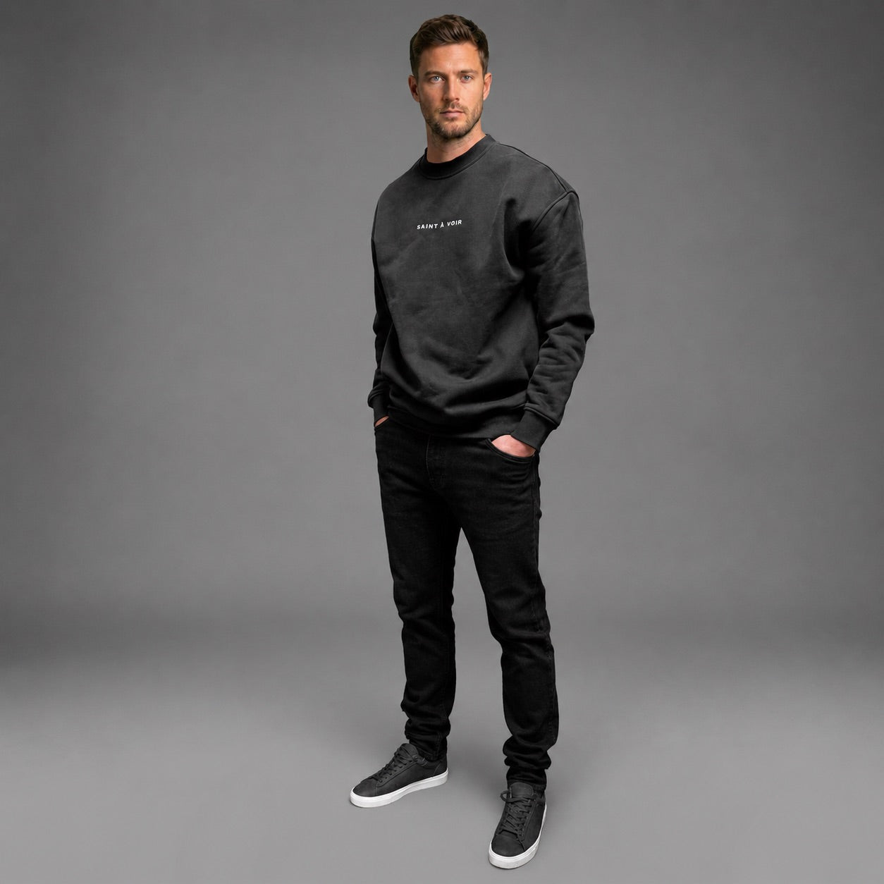 The Essential Sweatshirt – Black